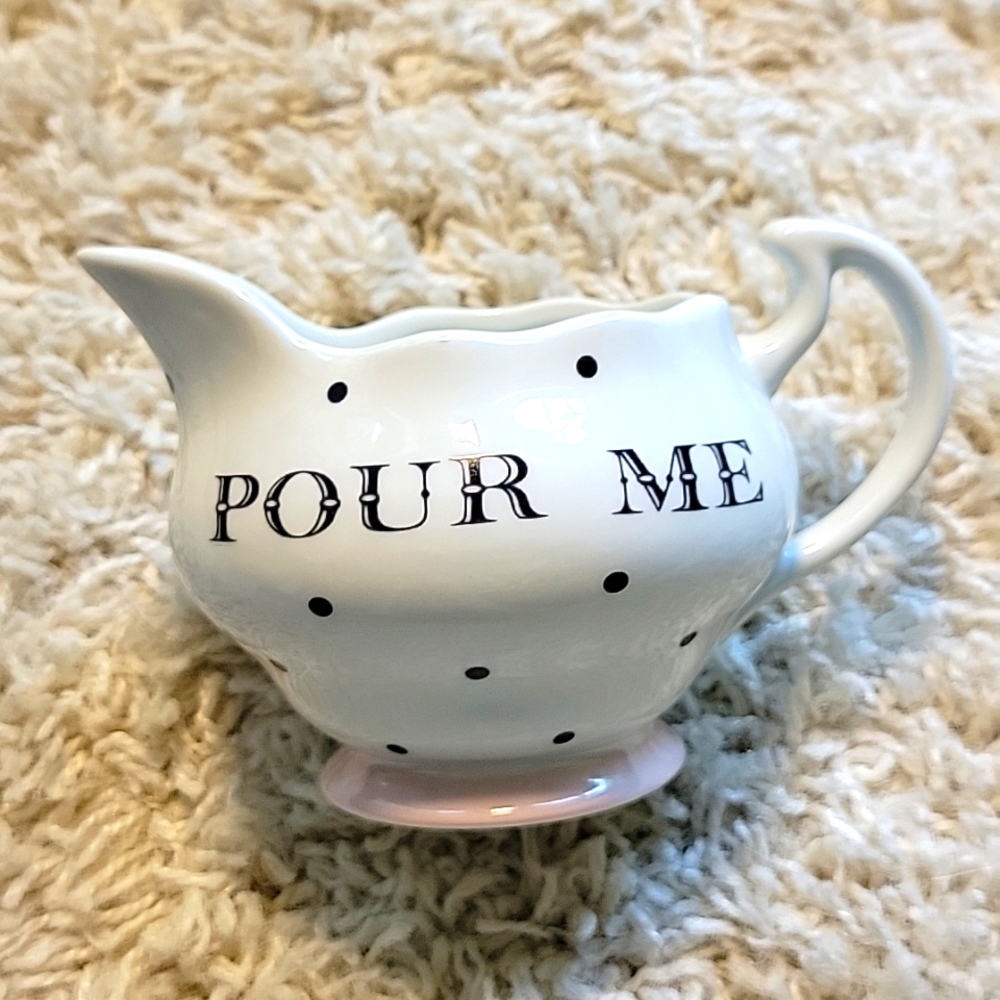 Ellen Studio London Magenta Pour Me creamer...or Thanksgiving gravy!